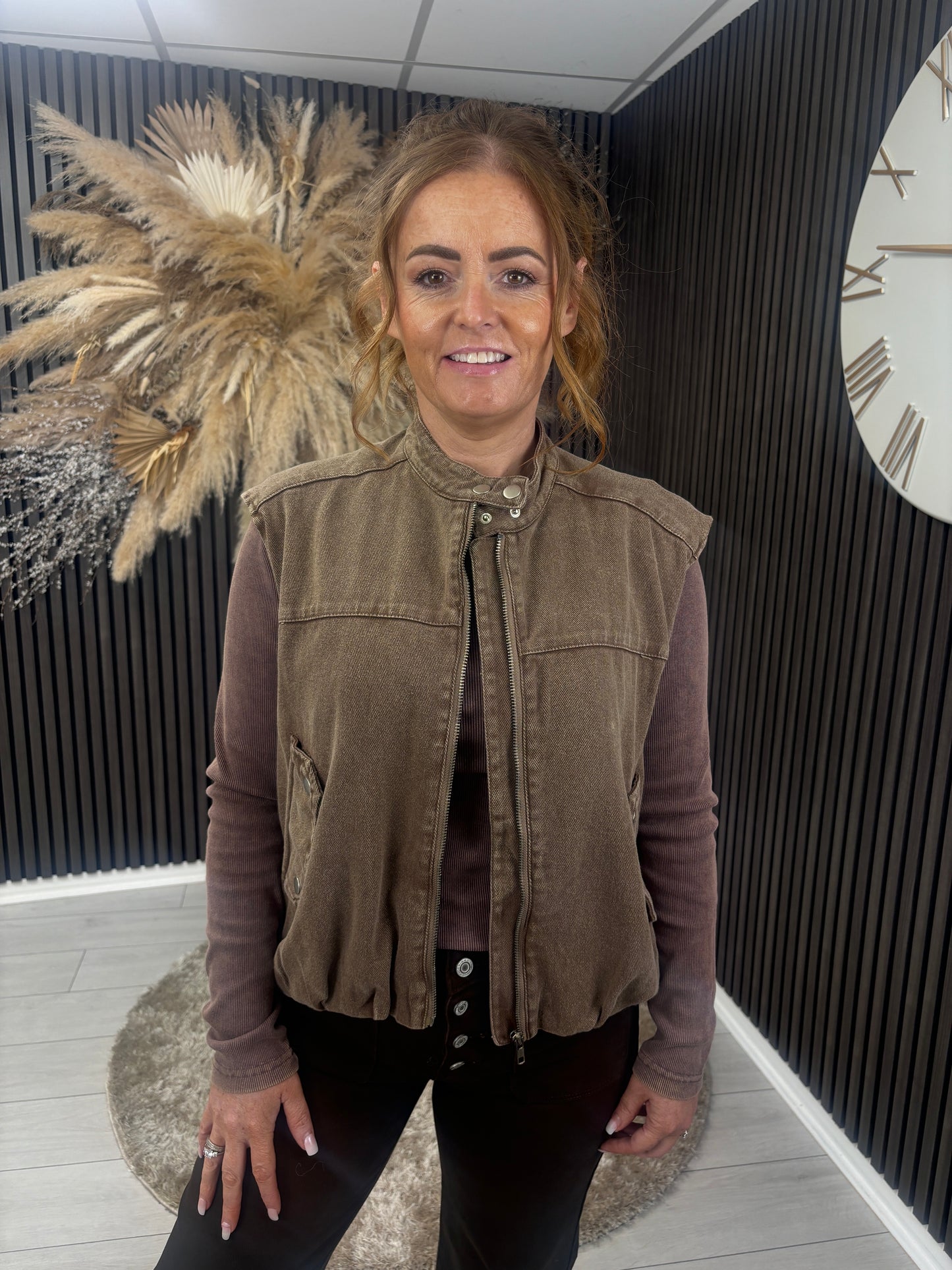 ELLE GILET - CHOCOLATE