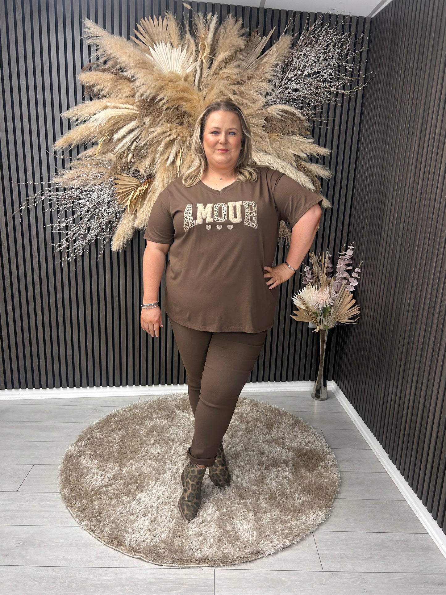 ROCHELLE T-SHIRT - BROWN