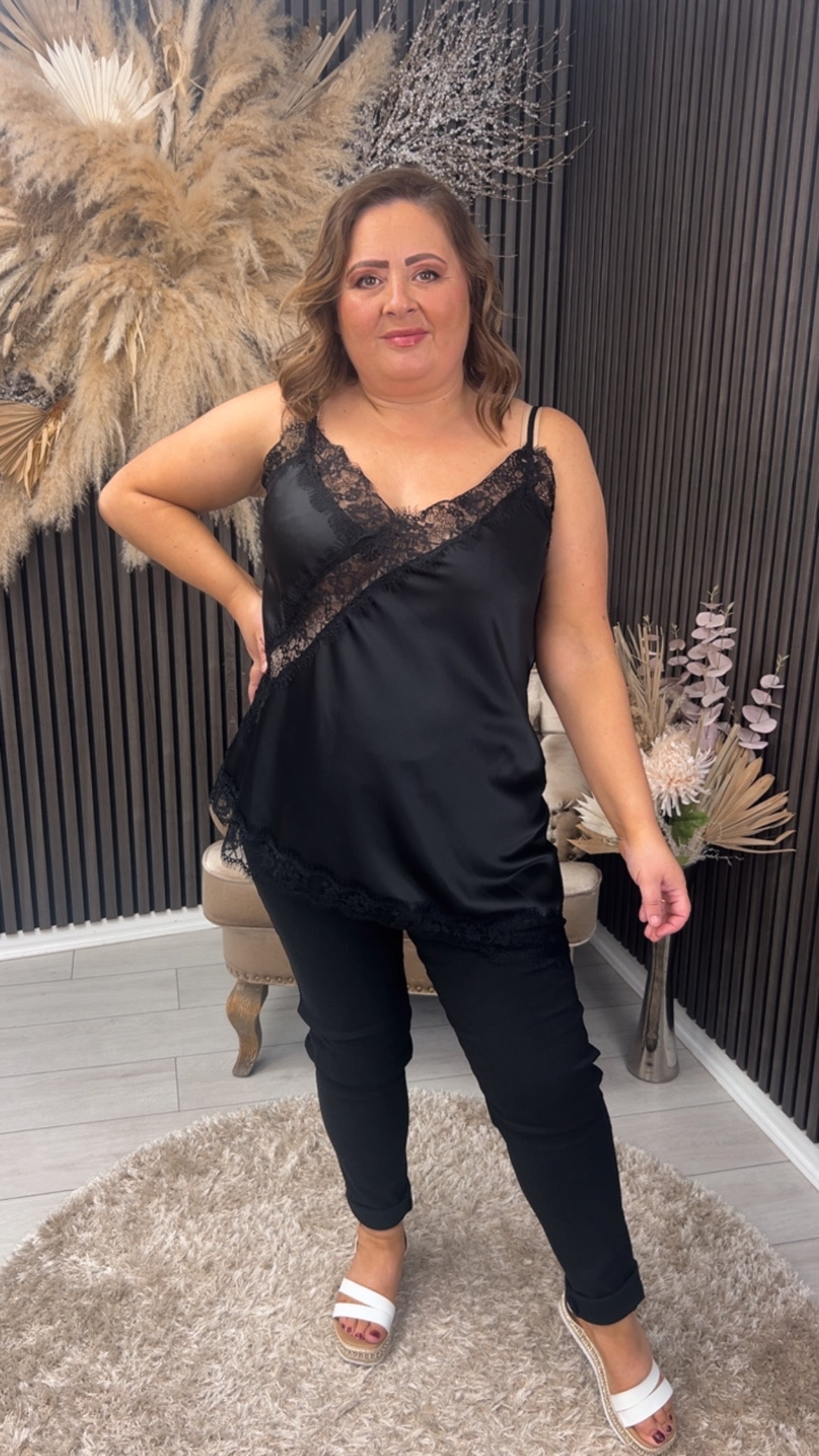 HOLLY VEST - BLACK