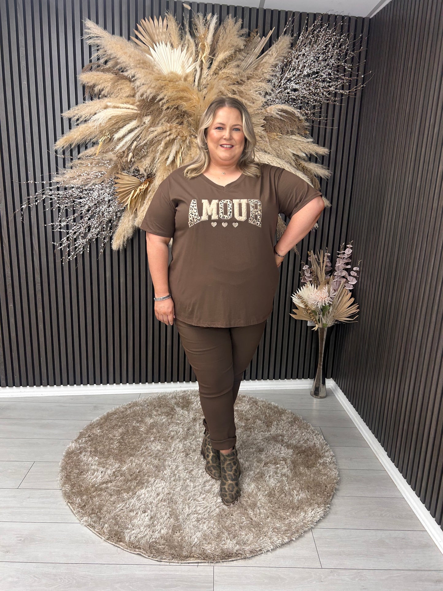 ROCHELLE T-SHIRT - BROWN