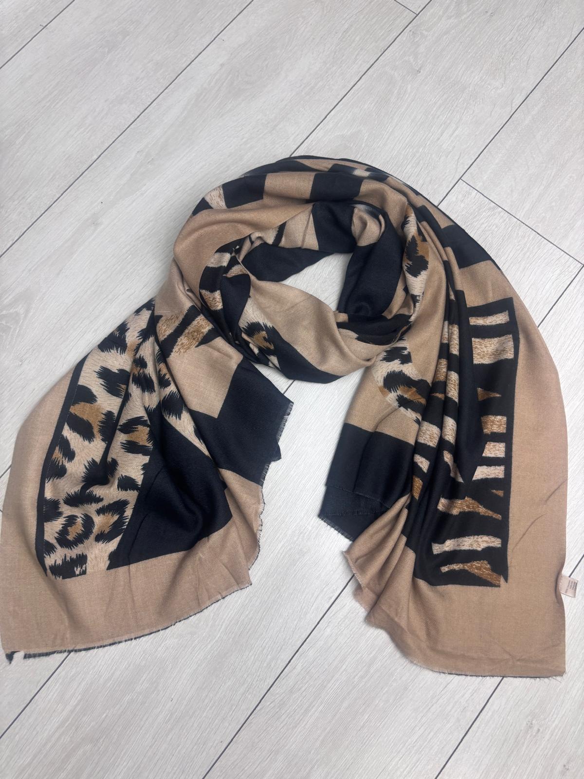MAUDE SCARF - BLACK/CAMEL