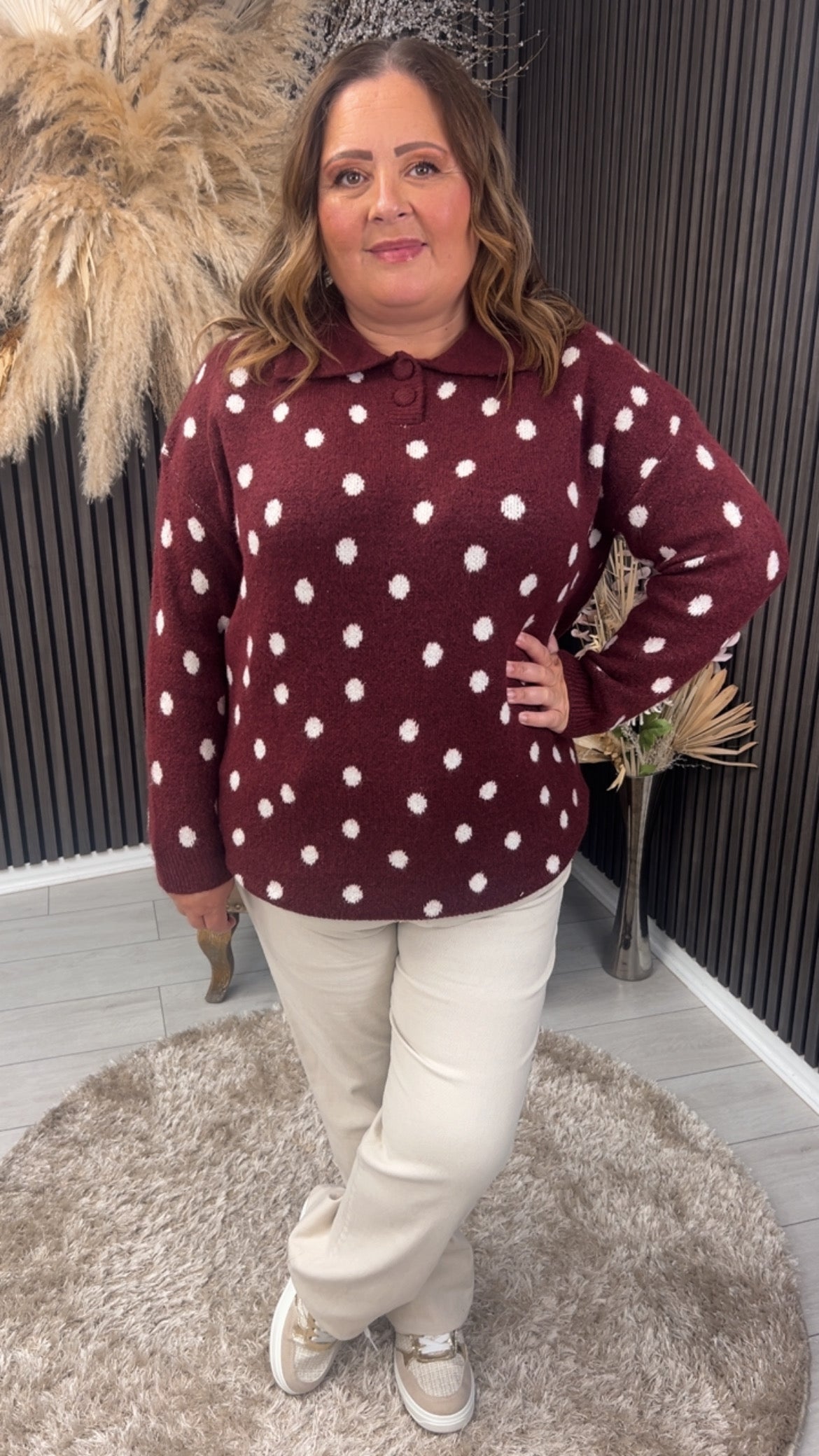 JENNIFER JUMPER - BURGUNDY POLKA