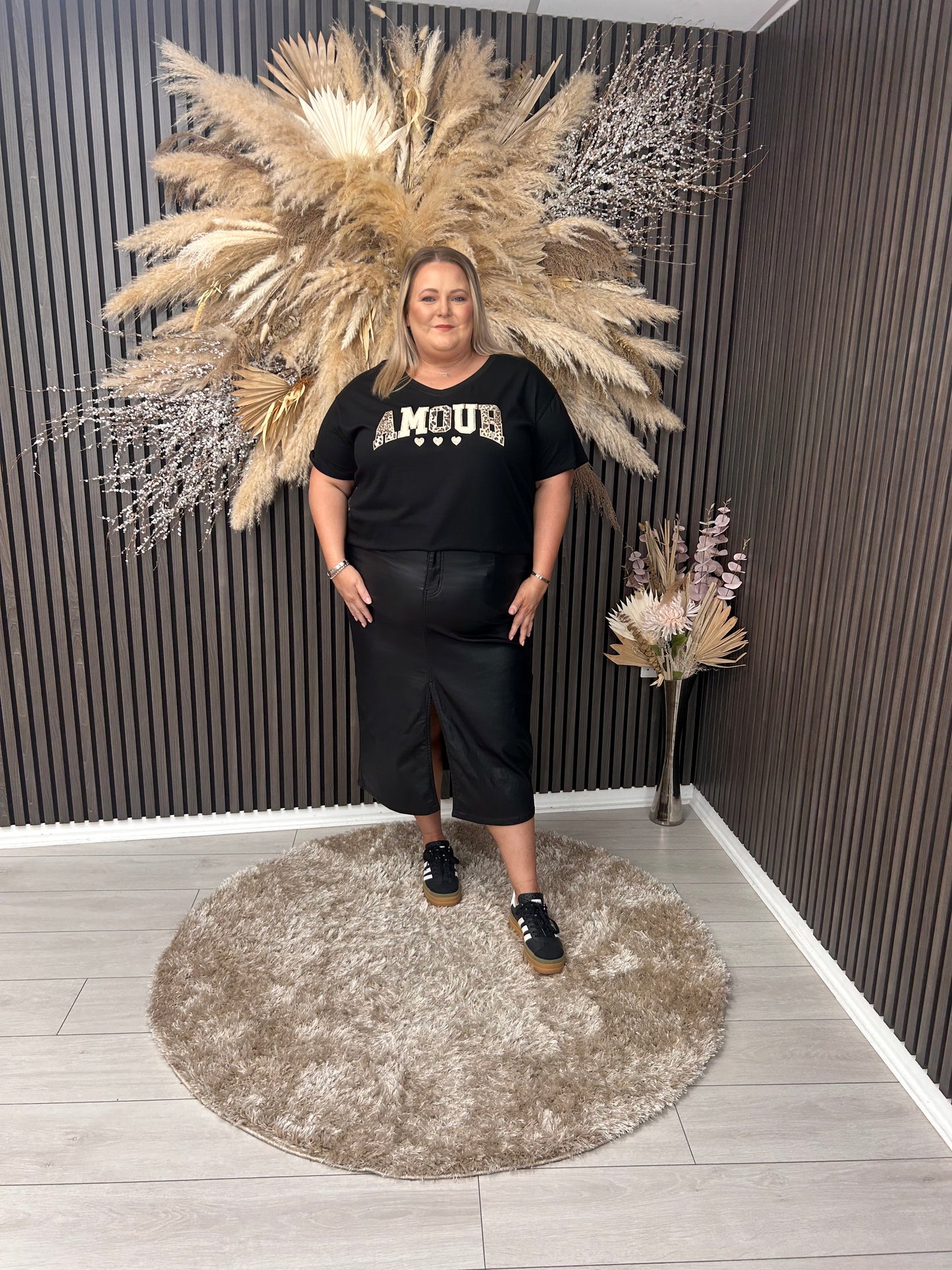 ROCHELLE T-SHIRT - BLACK