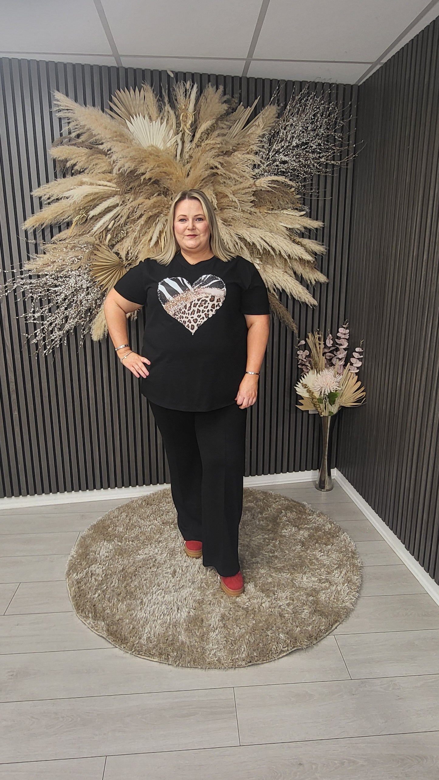 CAMILA T-SHIRT - BLACK