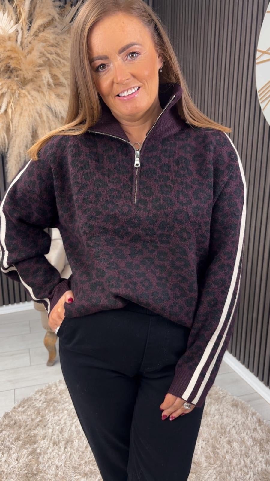 BETHANY HALF ZIP - BURGUNDY ANIMAL