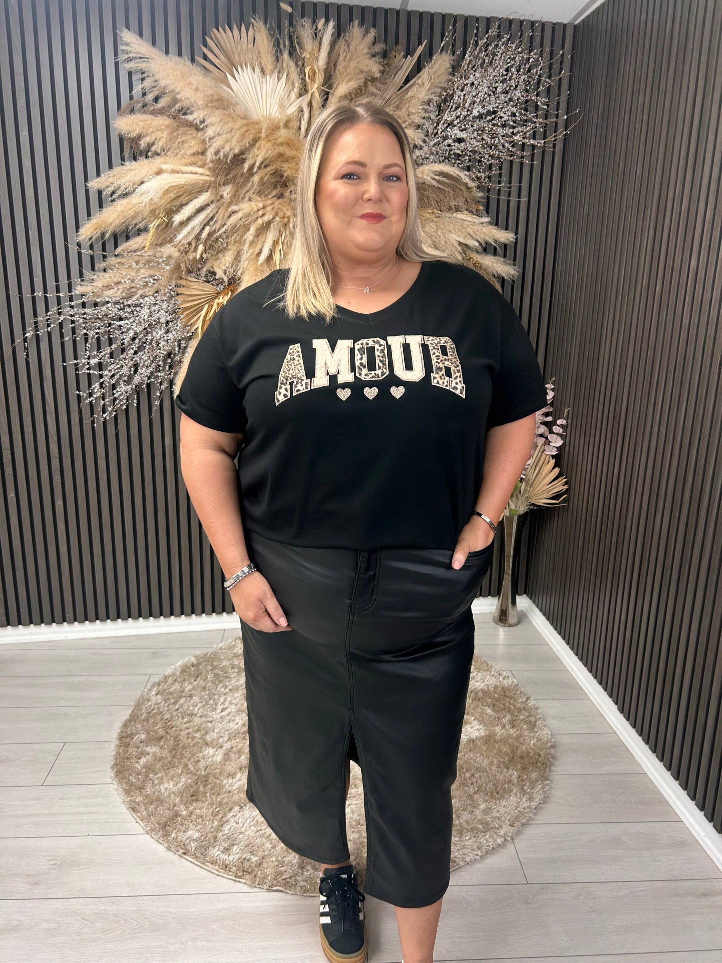 ROCHELLE T-SHIRT - BLACK