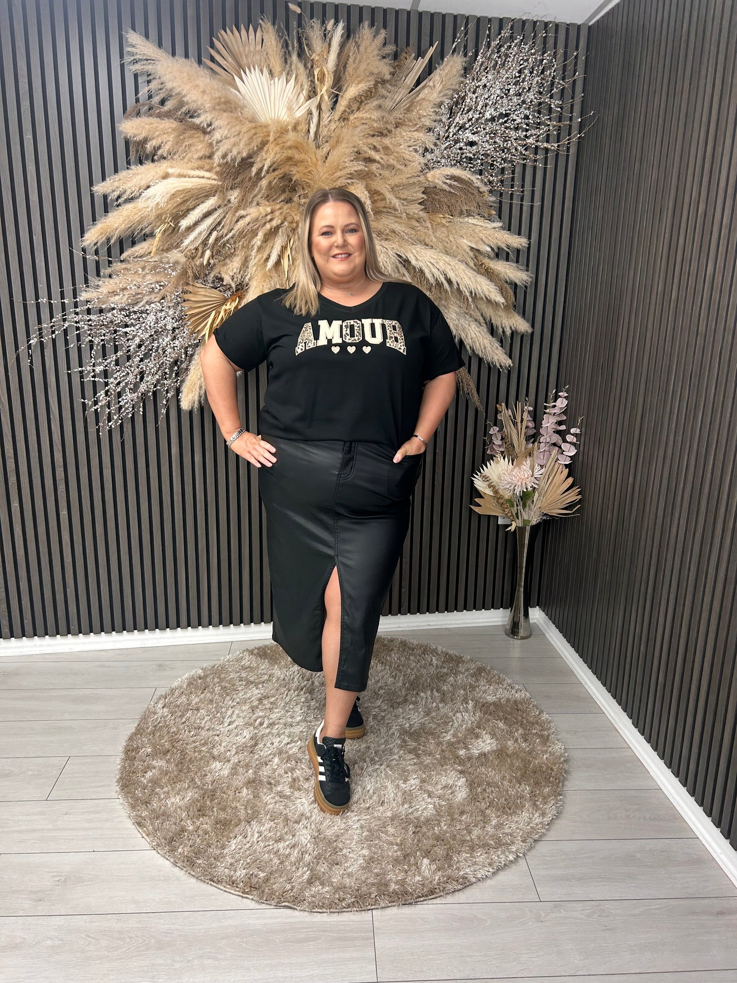 ROCHELLE T-SHIRT - BLACK