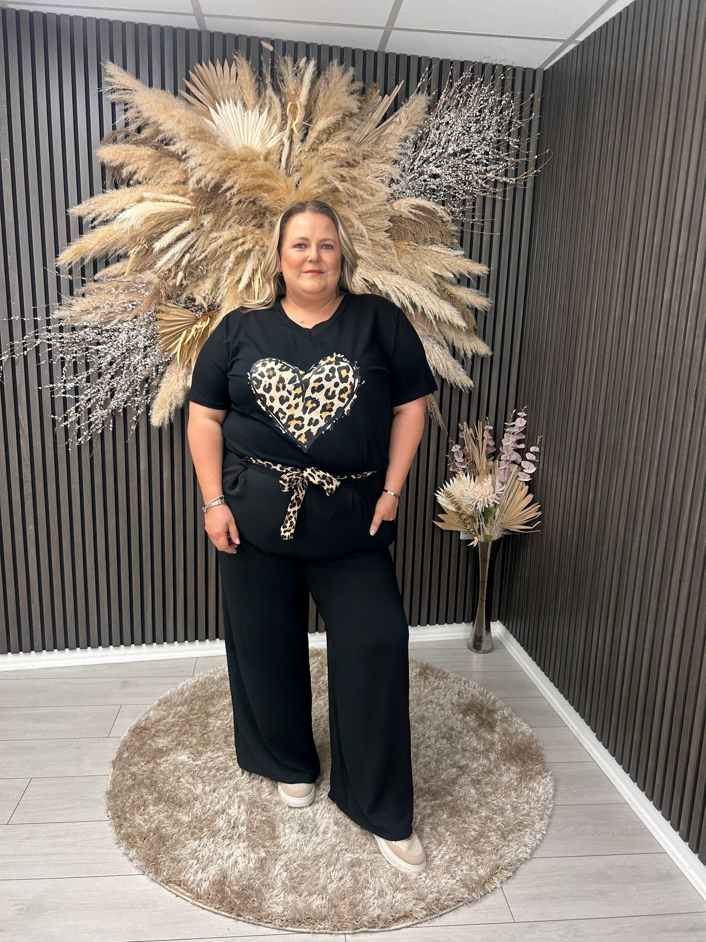 EMILY T-SHIRT - BLACK