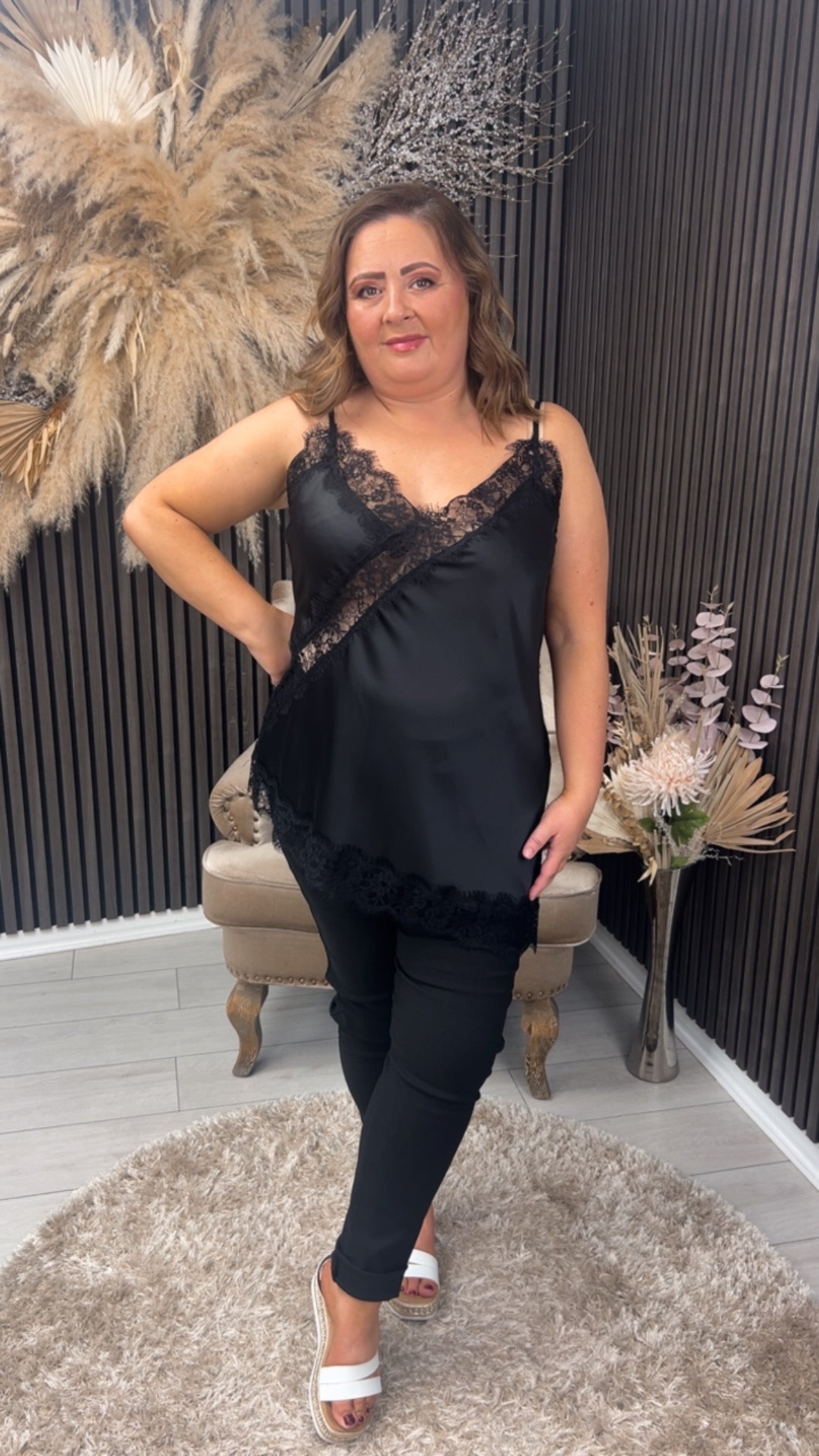 HOLLY VEST - BLACK
