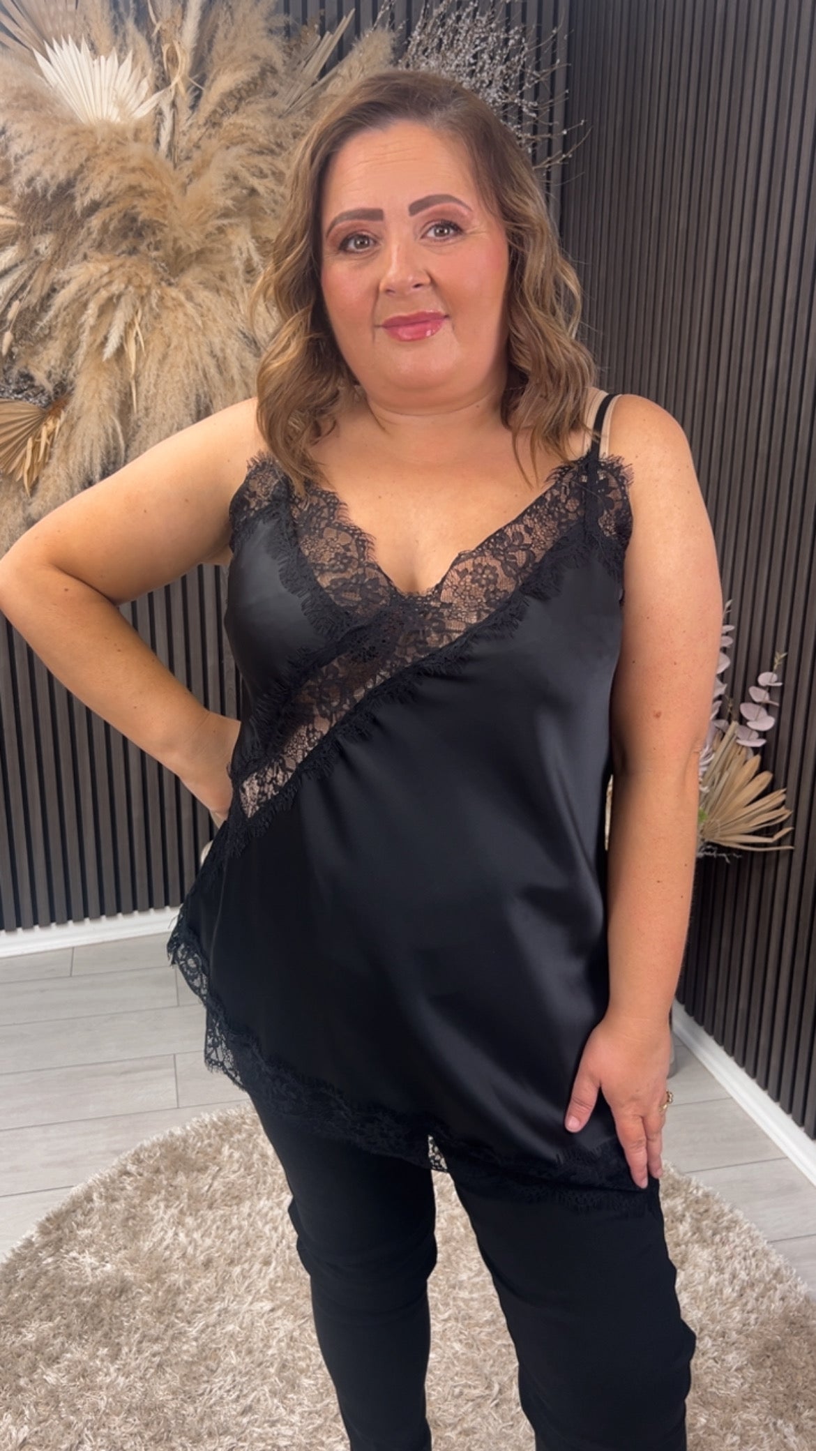 HOLLY VEST - BLACK