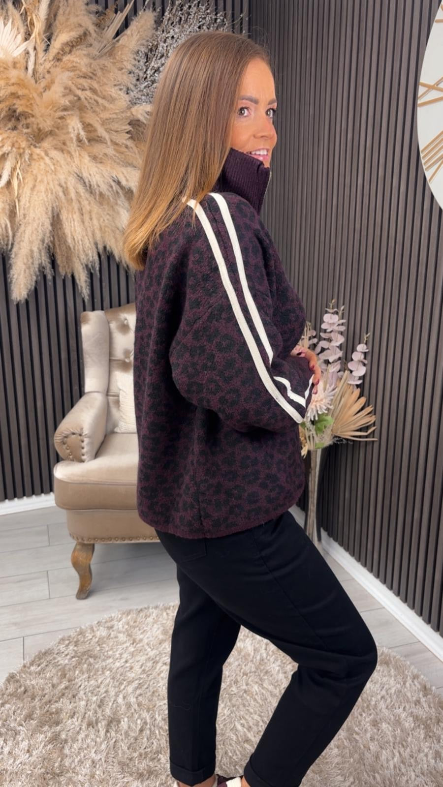 BETHANY HALF ZIP - BURGUNDY ANIMAL