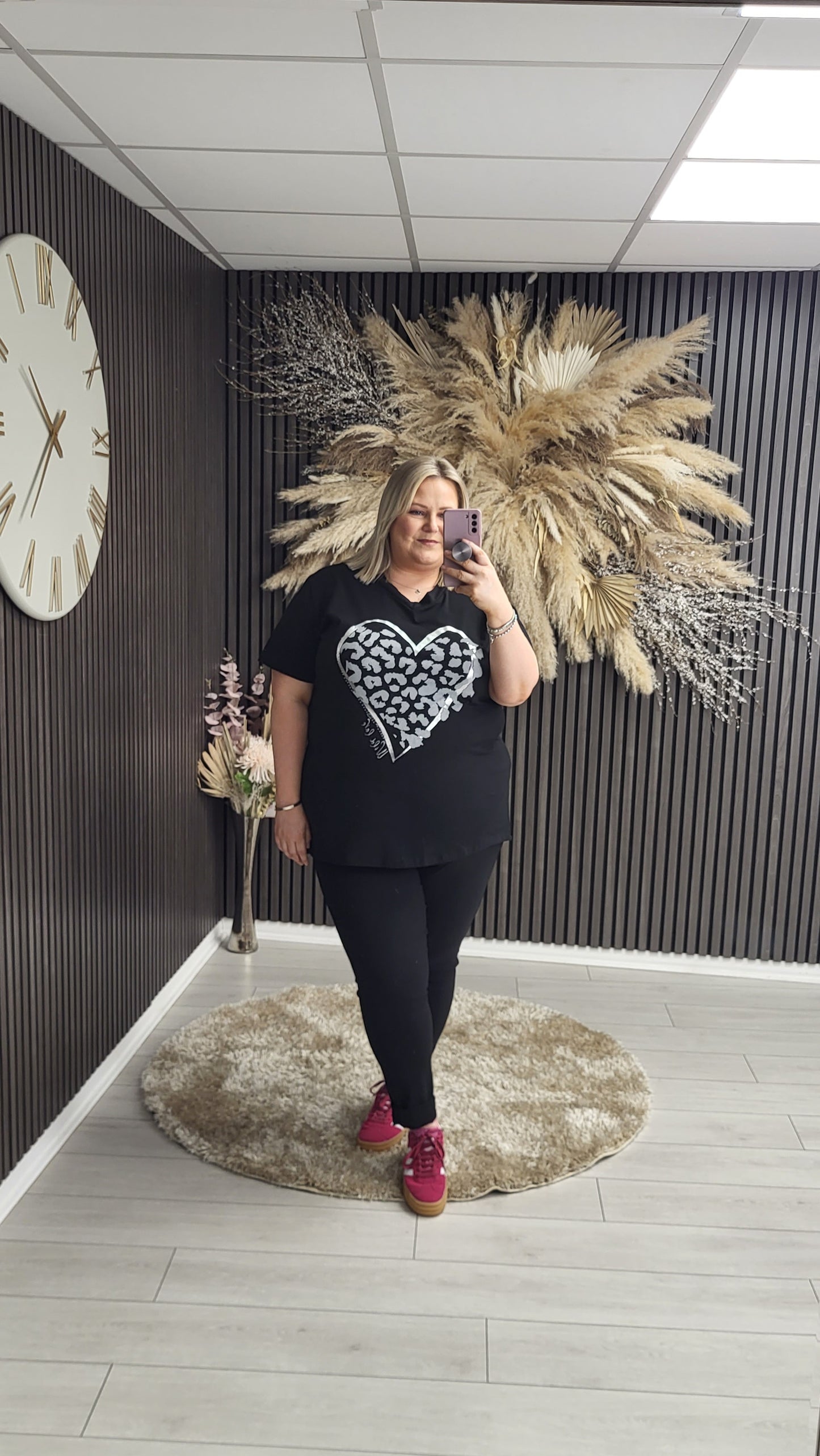 DARLENE T-SHIRT - BLACK