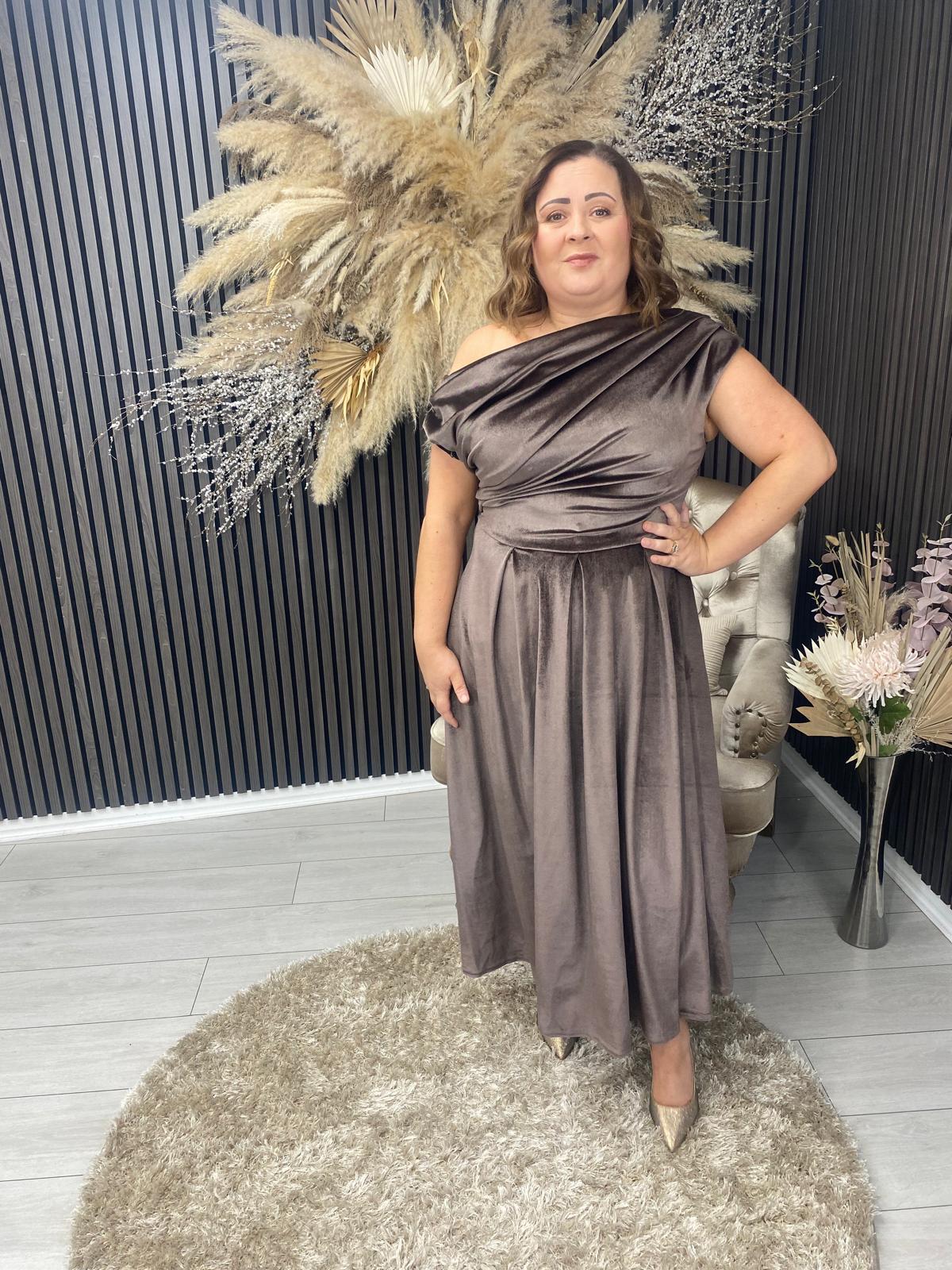 BETTY DRESS - BROWN VELVET