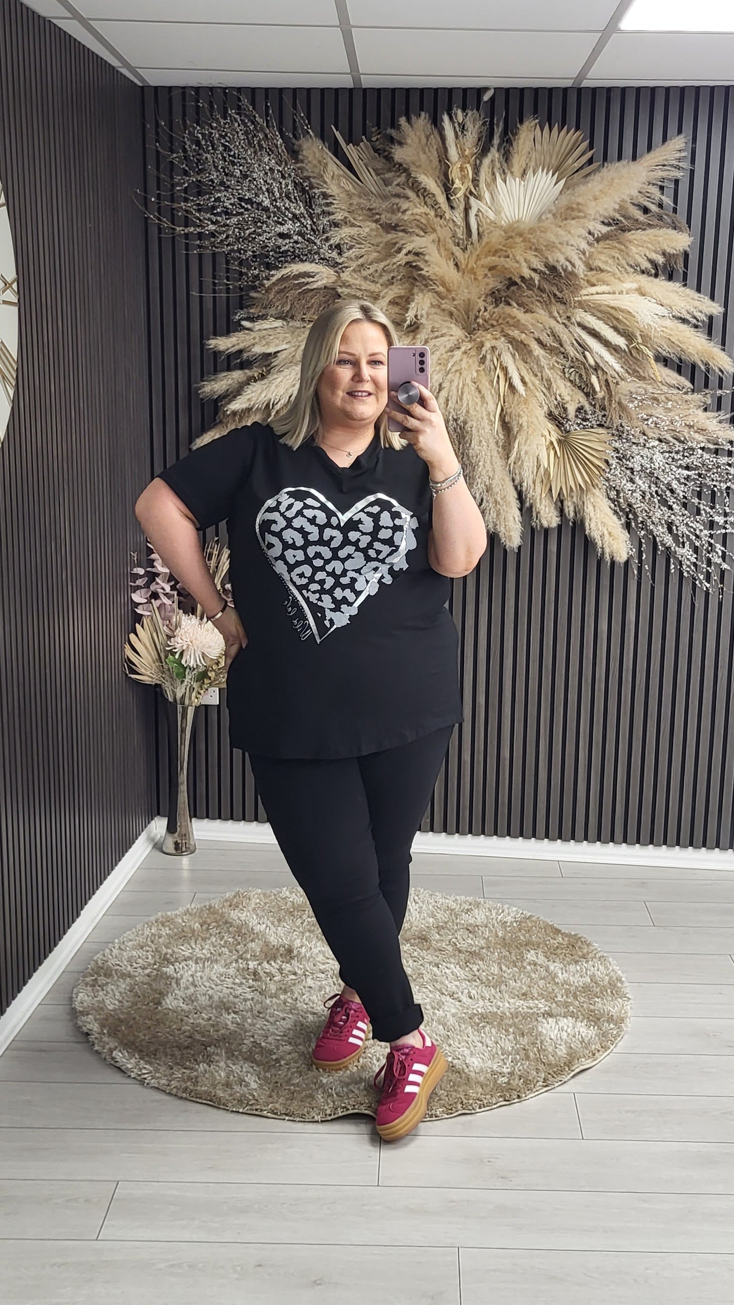 DARLENE T-SHIRT - BLACK