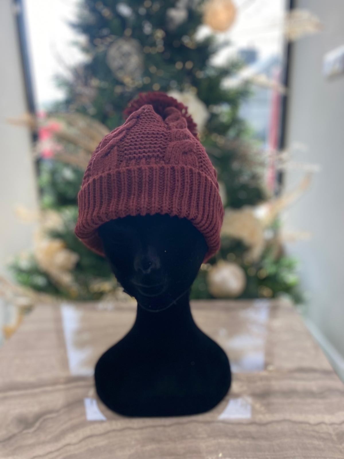 GILLIAN BOBBLE HAT - BURGUNDY