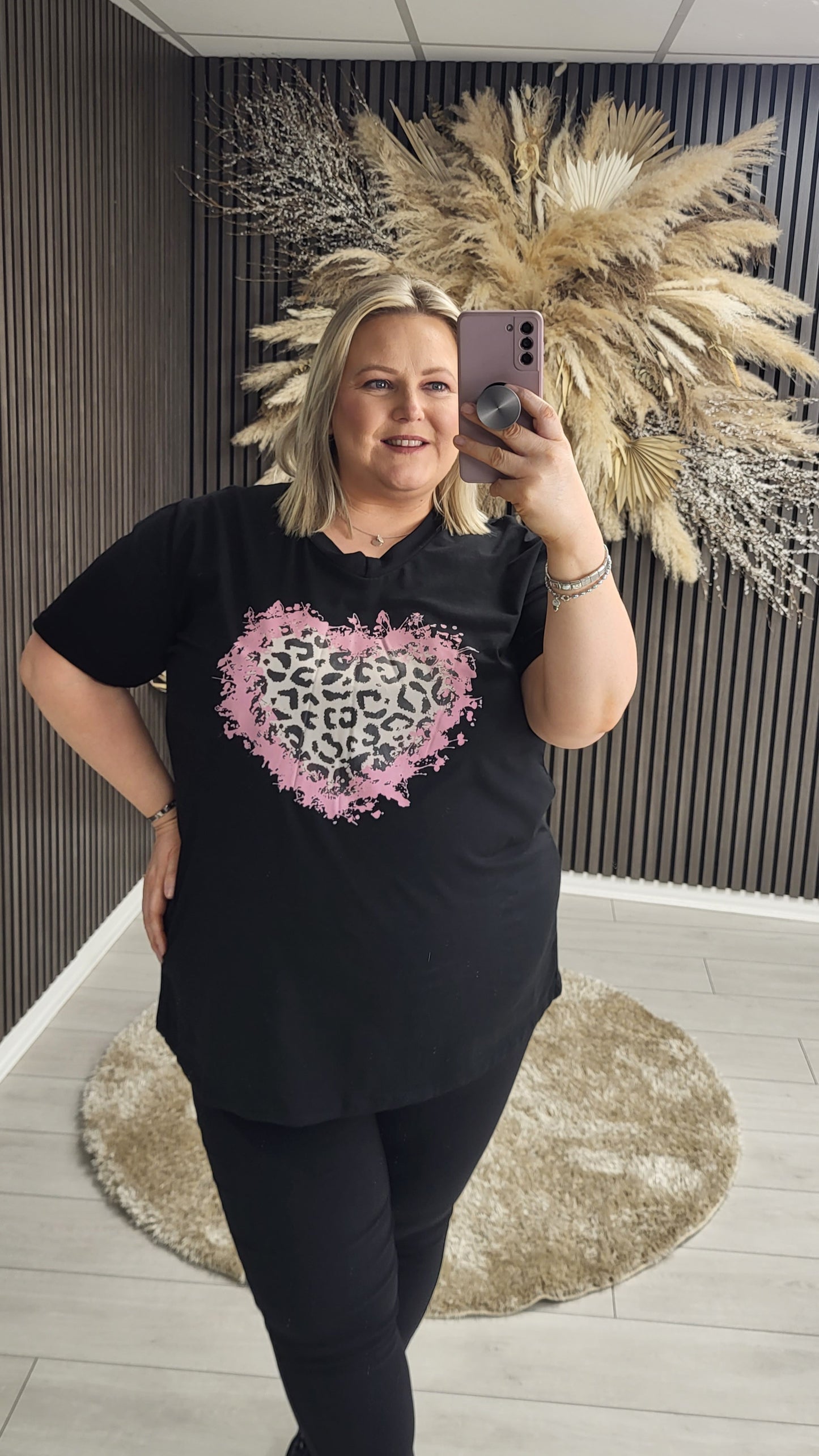 BERNICE T-SHIRT - BLACK
