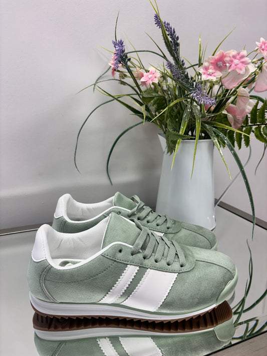 DEE DEE TRAINER - MINT